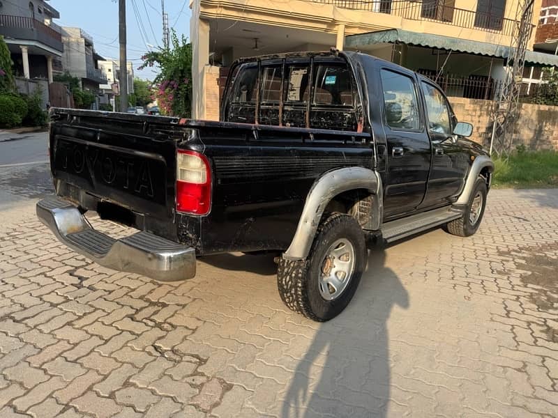 Toyota Hilux Double cabin2001 5