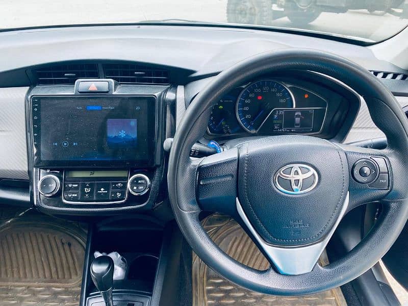 Toyota Corolla Axio 2013 7