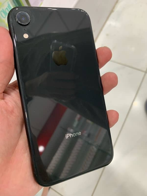 i phone XR 5