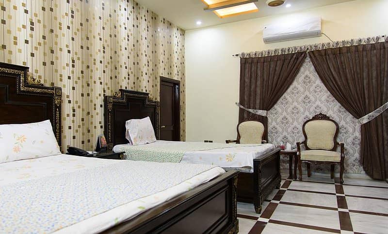 Room For Rent In Karachi / Guest House in Karachi 2