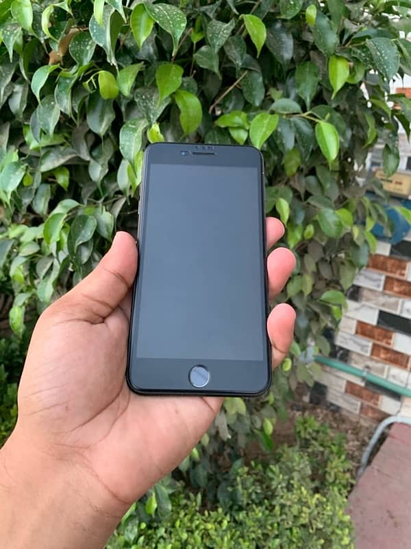 iPhone 7plus 128gb PTA APPROVED 03097277399 1