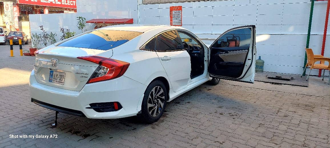 Honda Civic VTi Oriel Prosmatec 2018 Sedan 3