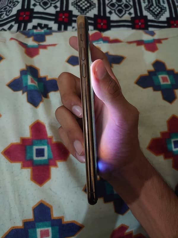 iphone xs max 256 jb *factory unlock* 4