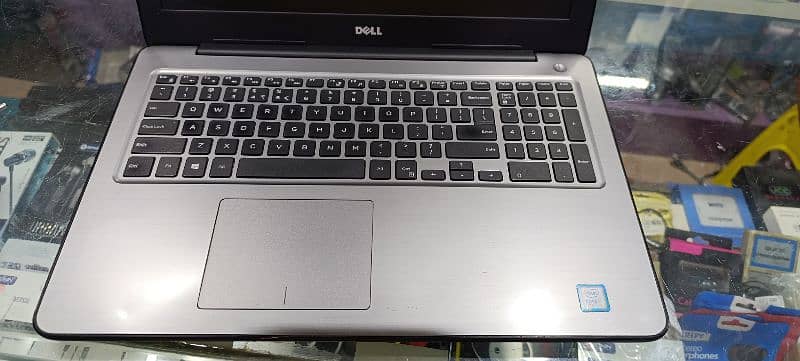 Dell Inspiron 5567 i7 7th Gen, 8 RAM, 128 SSD 500 HARD DRIVE 5