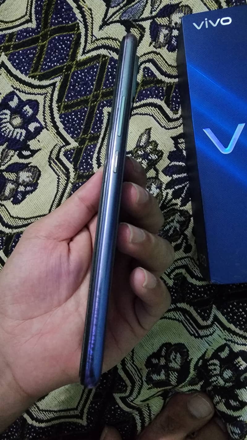 Vivo v20 8/128 3