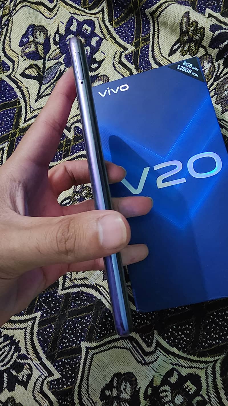 Vivo v20 8/128 5