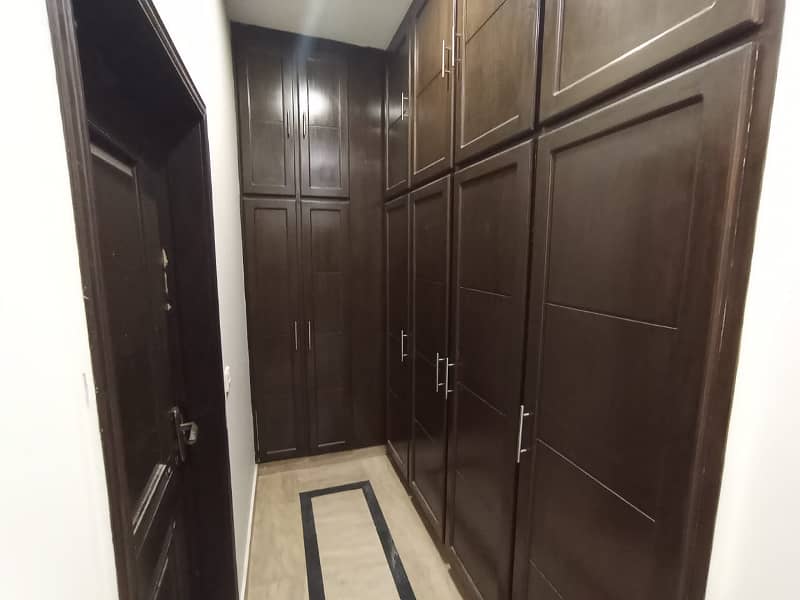 1 kanal very well maintained upper portion for rent 9