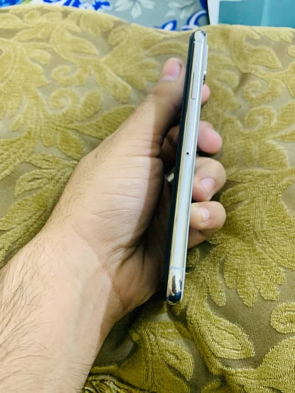 iPhone X white colour 0