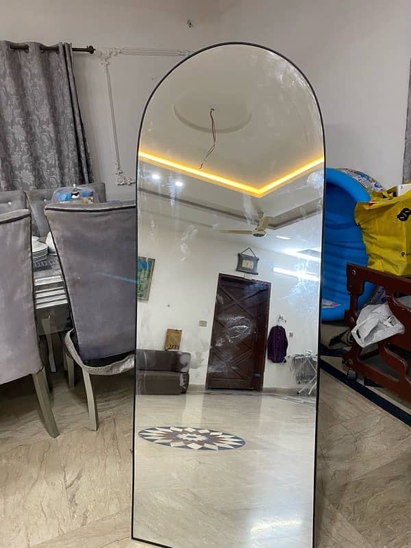 u shaped standing mirror 5.5 by 2 2