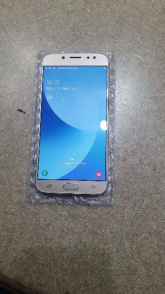 Samsung J7 pro 1