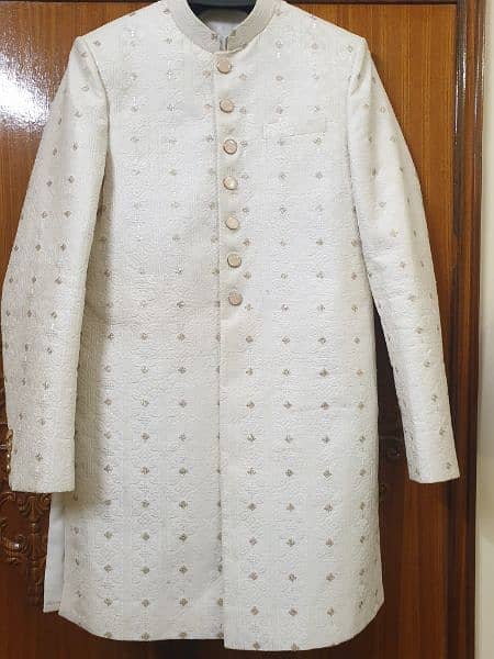 sherwani court white coulor desigin g 2hour old 3