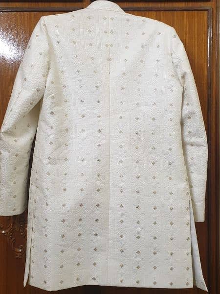 sherwani court white coulor desigin g 2hour old 5