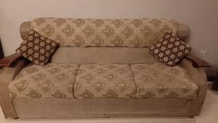 5 seater sofa good condition almost new