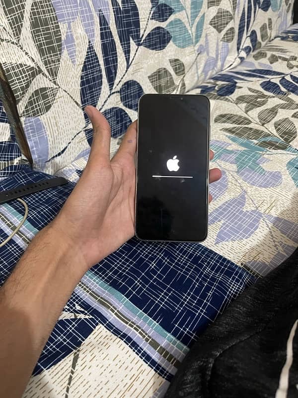 iPhone xsmax dual  pta approved 5