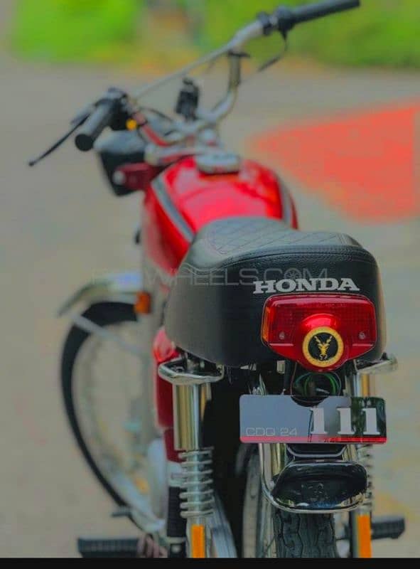 HONDA CG 125 Model 23 stricker 24 Islamabad number 111 golden number 1