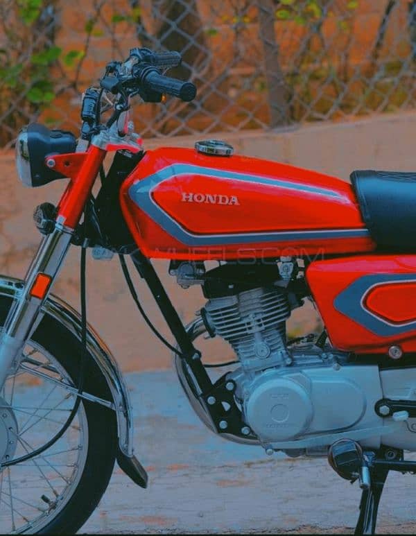 HONDA CG 125 Model 23 stricker 24 Islamabad number 111 golden number 2