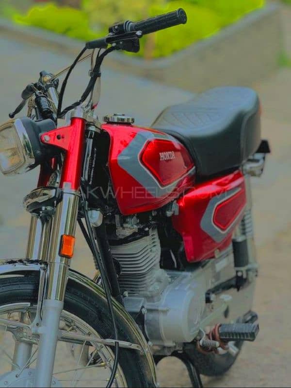 HONDA CG 125 Model 23 stricker 24 Islamabad number 111 golden number 4