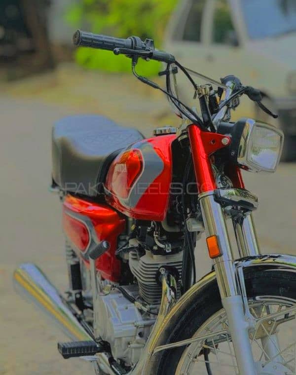 HONDA CG 125 Model 23 stricker 24 Islamabad number 111 golden number 7