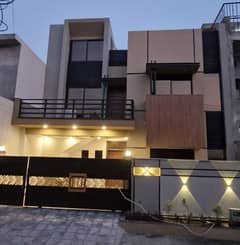 Designer House - Brand New For Rent On 8 Marlas