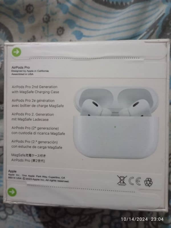 Airpods pro (2nd generation) in Box packing 2