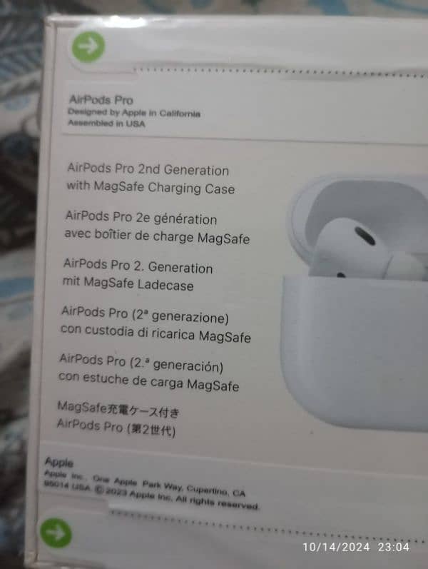 Airpods pro (2nd generation) in Box packing 3