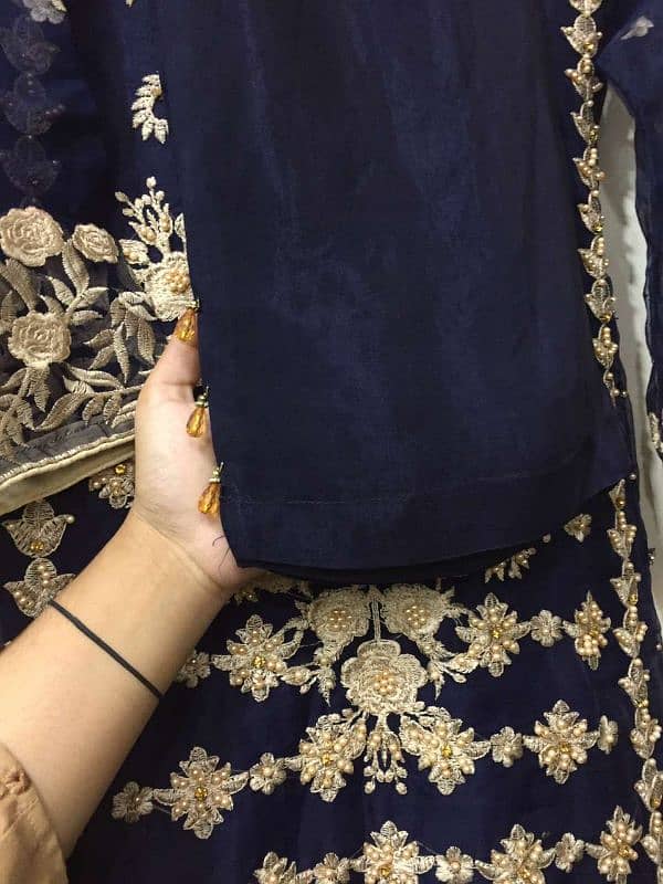 3 peice embroided shalwar kameez 4