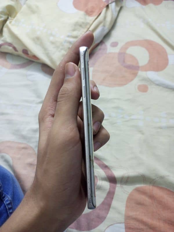 Samsung Galaxy S6 Edge For Sale 2