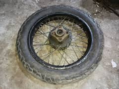 Tyre cafe racer 110/90/16 best fitting without alteration swing arms