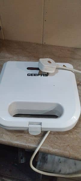 geepas Sandwich Maker 0