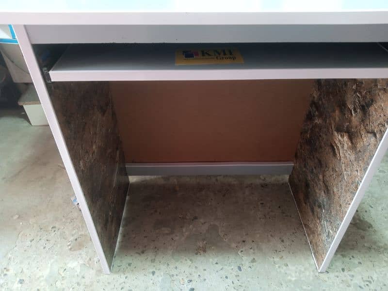 High quality small size computer table 2