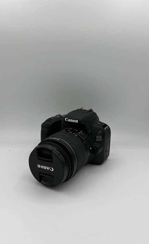 CANON 200D with 18-55 Lens 0