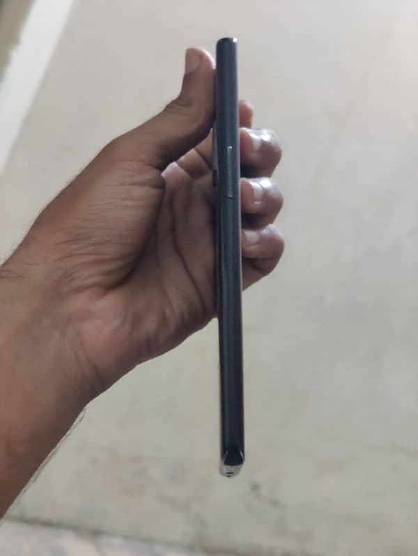 OnePlus 8 single Sim 5g no dot no shade good condition 2