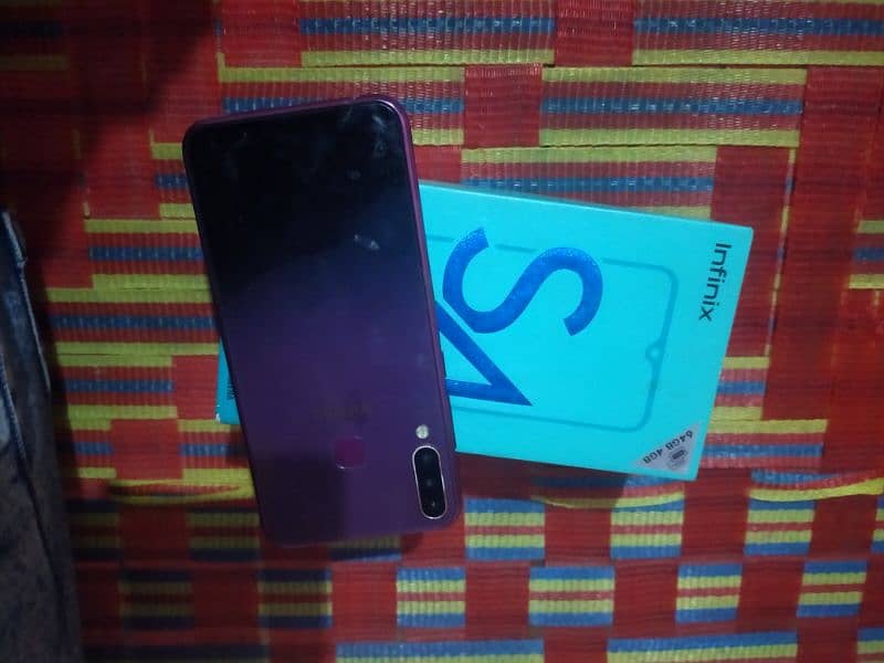 Infinix S4 with box. 4jb64. 1