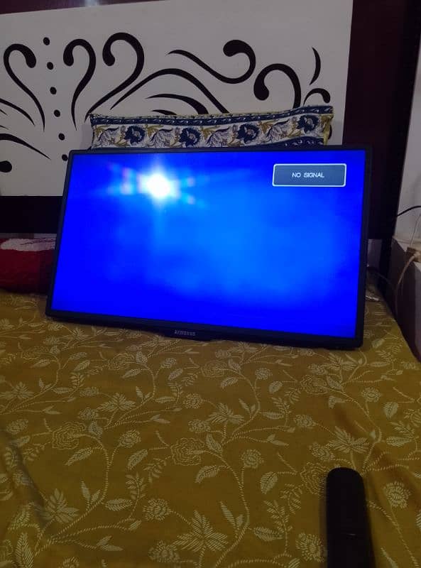 mzee and samsung led 32inch 4