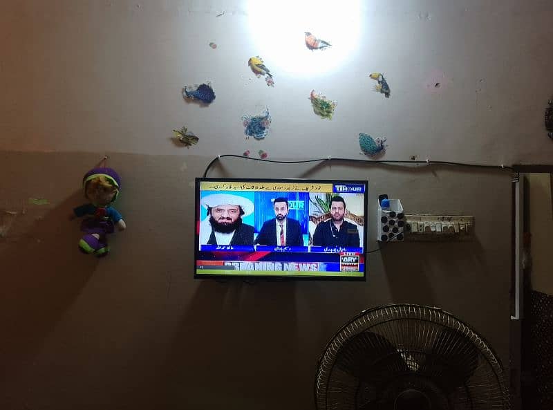 mzee and samsung led 32inch 5