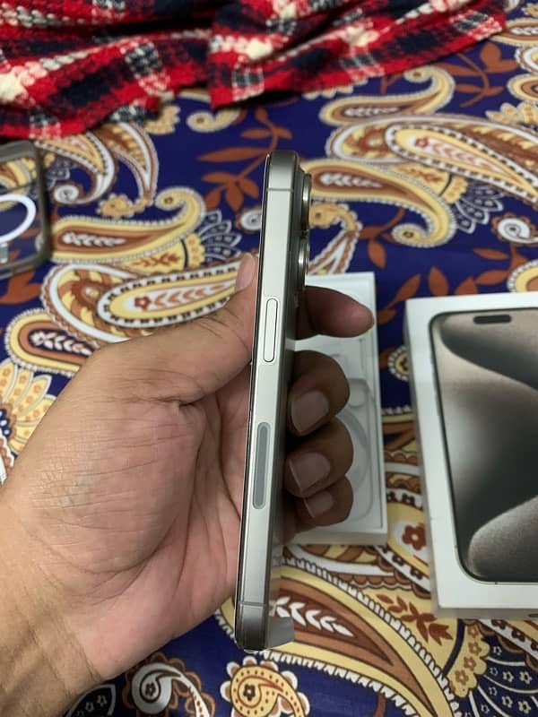 Apple Iphone 15 Pro Natural Titanium 7