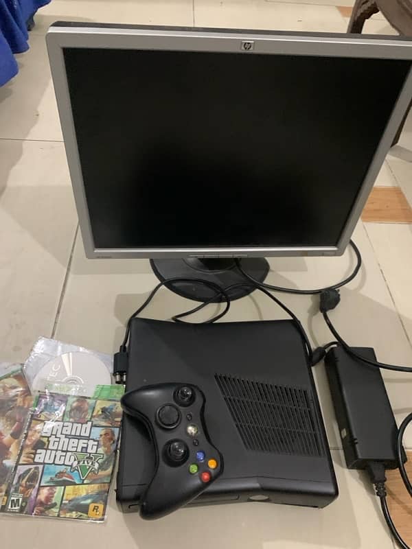 Xbox 360s slim with LCD 8