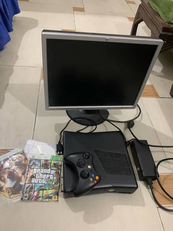 Xbox 360s slim with LCD 9