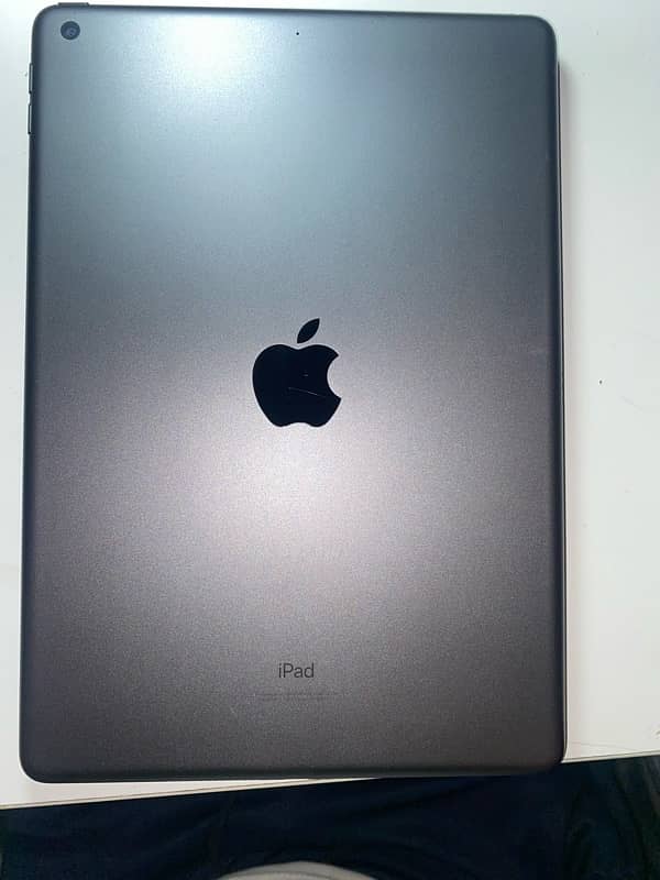 iPad 8 LLA Model 3