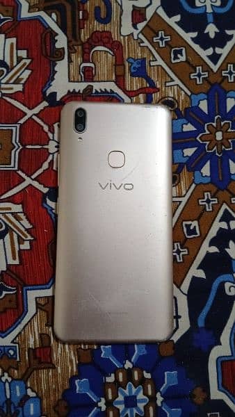 vivo y85A condition 9 by 10 hai koi issue ni hai 1