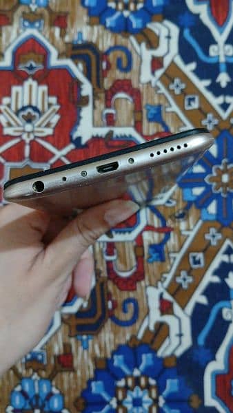 vivo y85A condition 9 by 10 hai koi issue ni hai 2