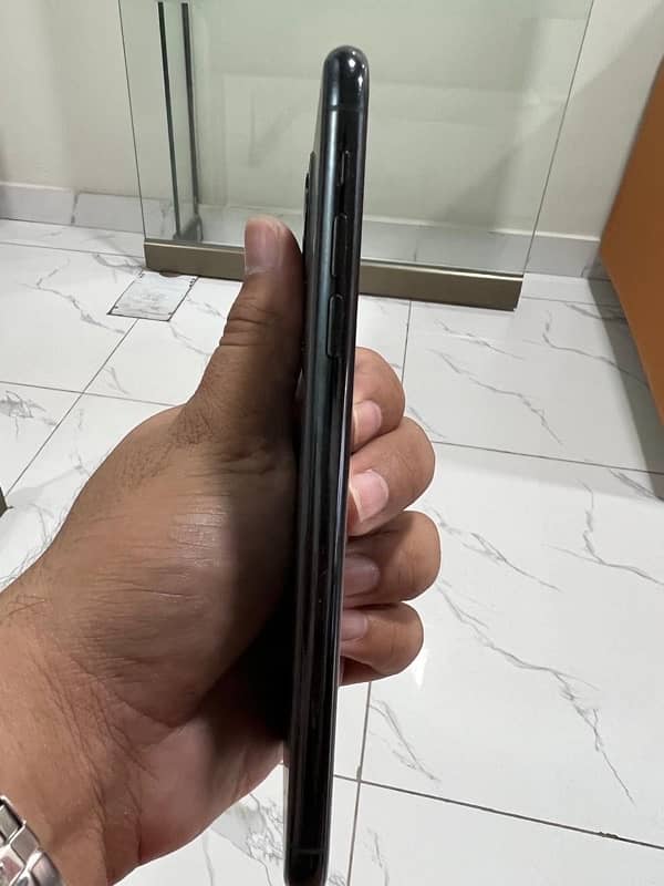 Iphone 11pro max pta approved 1