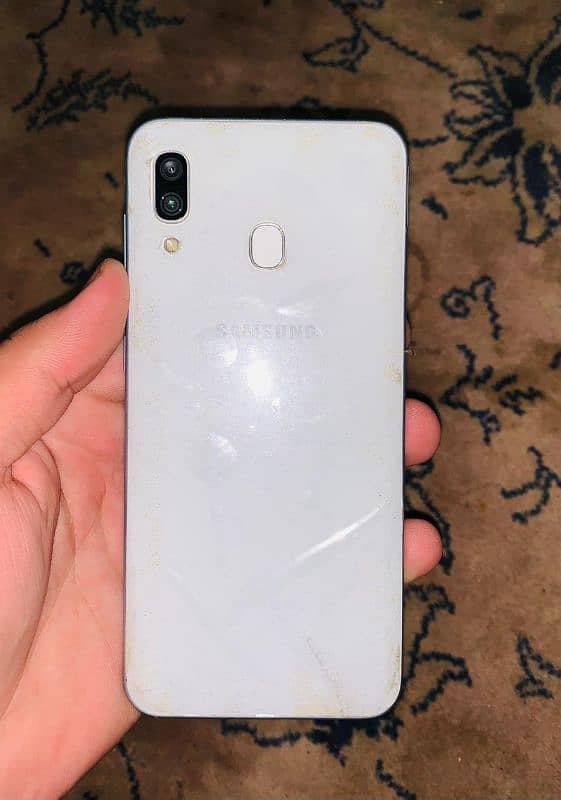 Samsung Galaxy A30 4/64 1