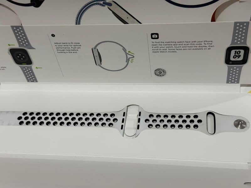 Apple Watch Series 8 45MM Midnight Aluminum 5