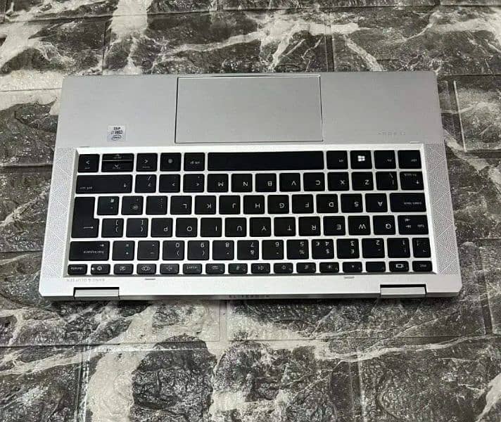 HP Elitebook 1030 G7 i7 10th Gen 4