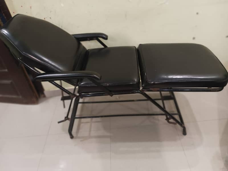 Facial Bed for sell (0300 2351880 Gulberg) 0