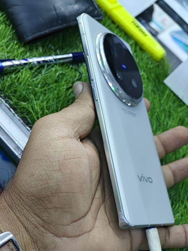 Vivo X100 Ultra 16+16 512 Urgent Sale 3