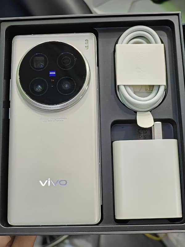 Vivo X100 Ultra 16+16 512 Urgent Sale 13