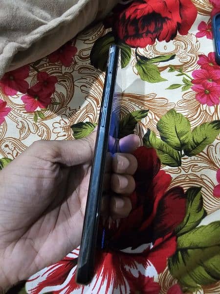 realme 9 pro plus 10/10 condition no exchange 4