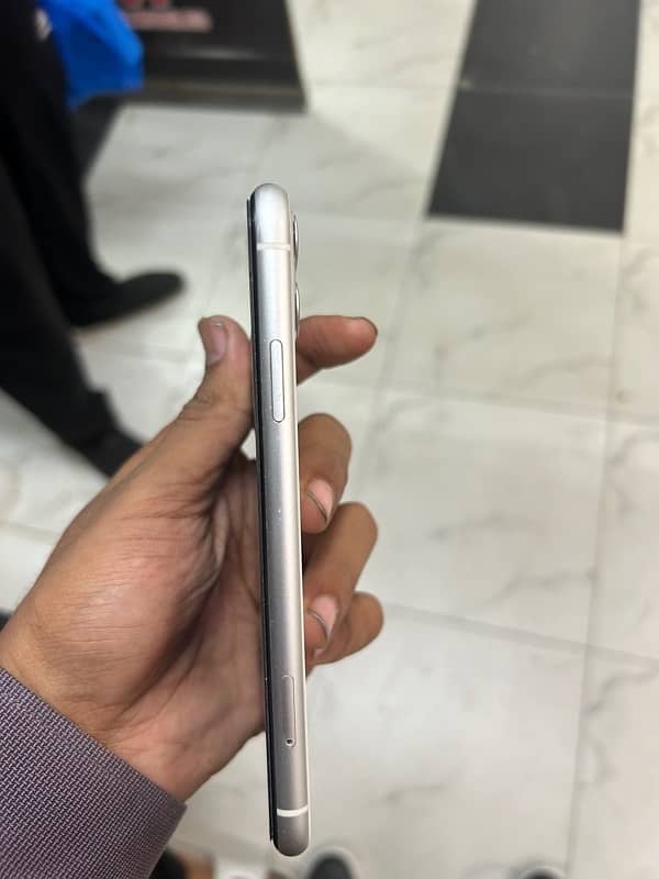 Iphone 11 128 GB PTA approve 6